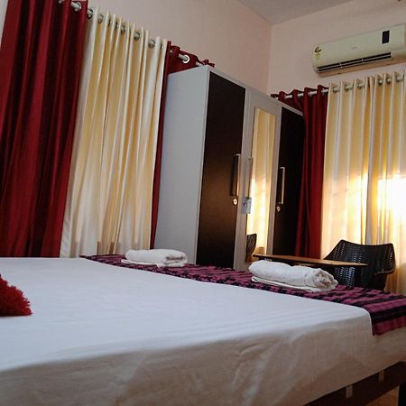 Valiyathayil Home Stay Kochi Bagian luar foto