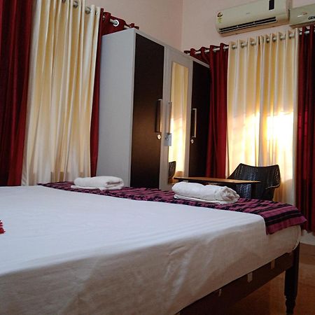 Valiyathayil Home Stay Kochi Bagian luar foto