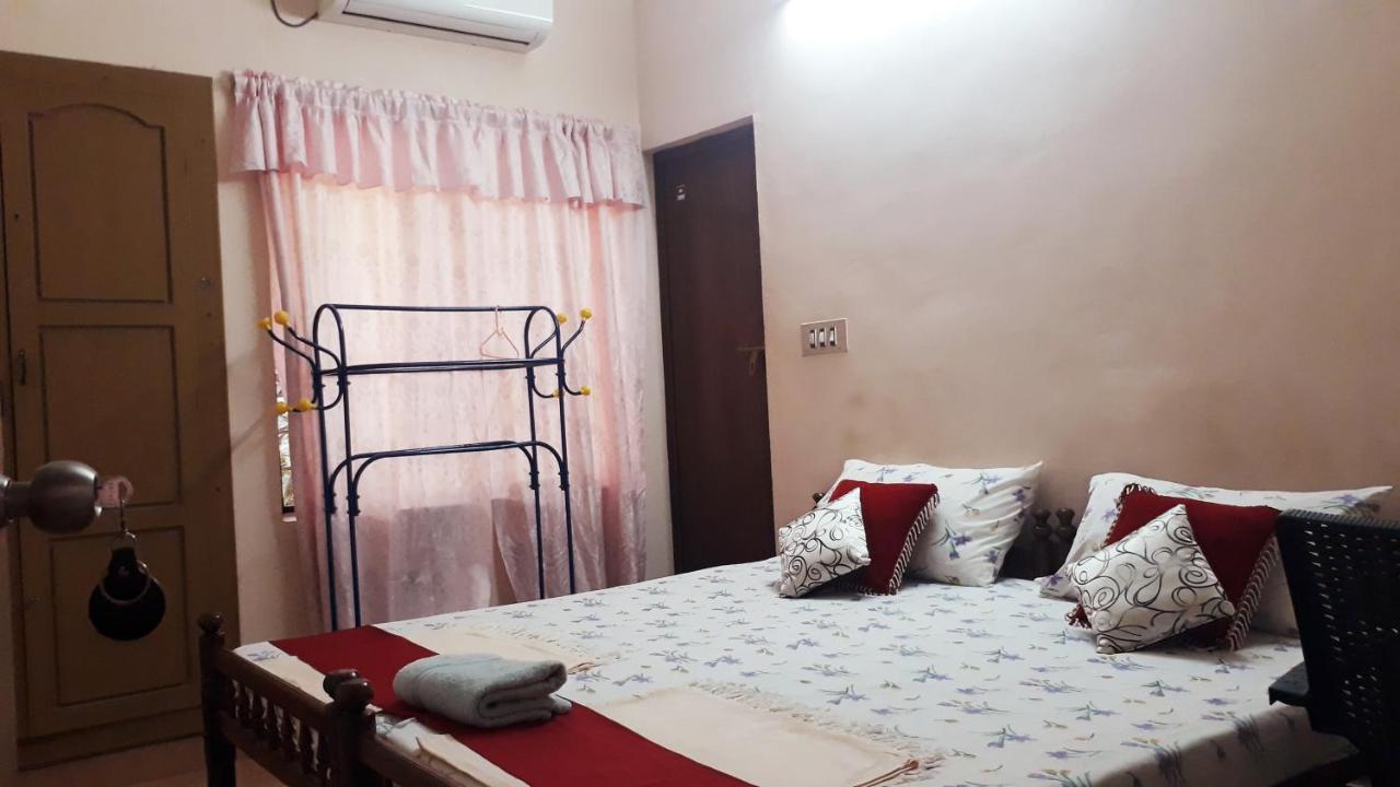 Valiyathayil Home Stay Kochi Bagian luar foto