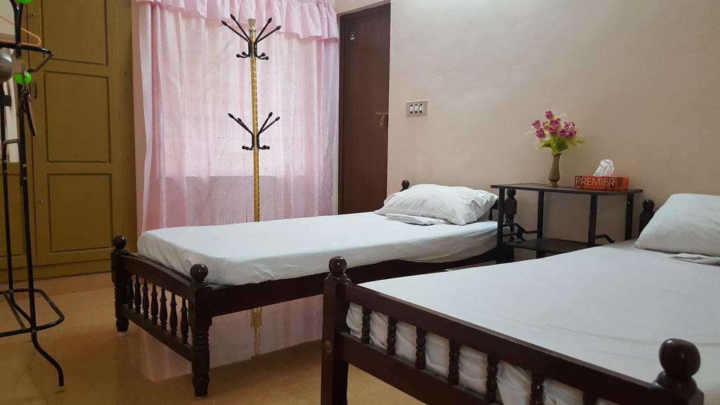 Valiyathayil Home Stay Kochi Bagian luar foto