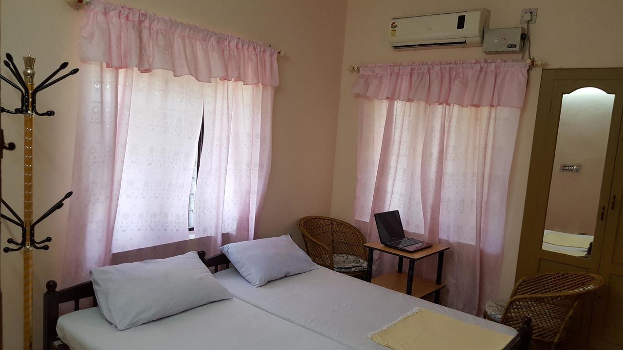 Valiyathayil Home Stay Kochi Bagian luar foto