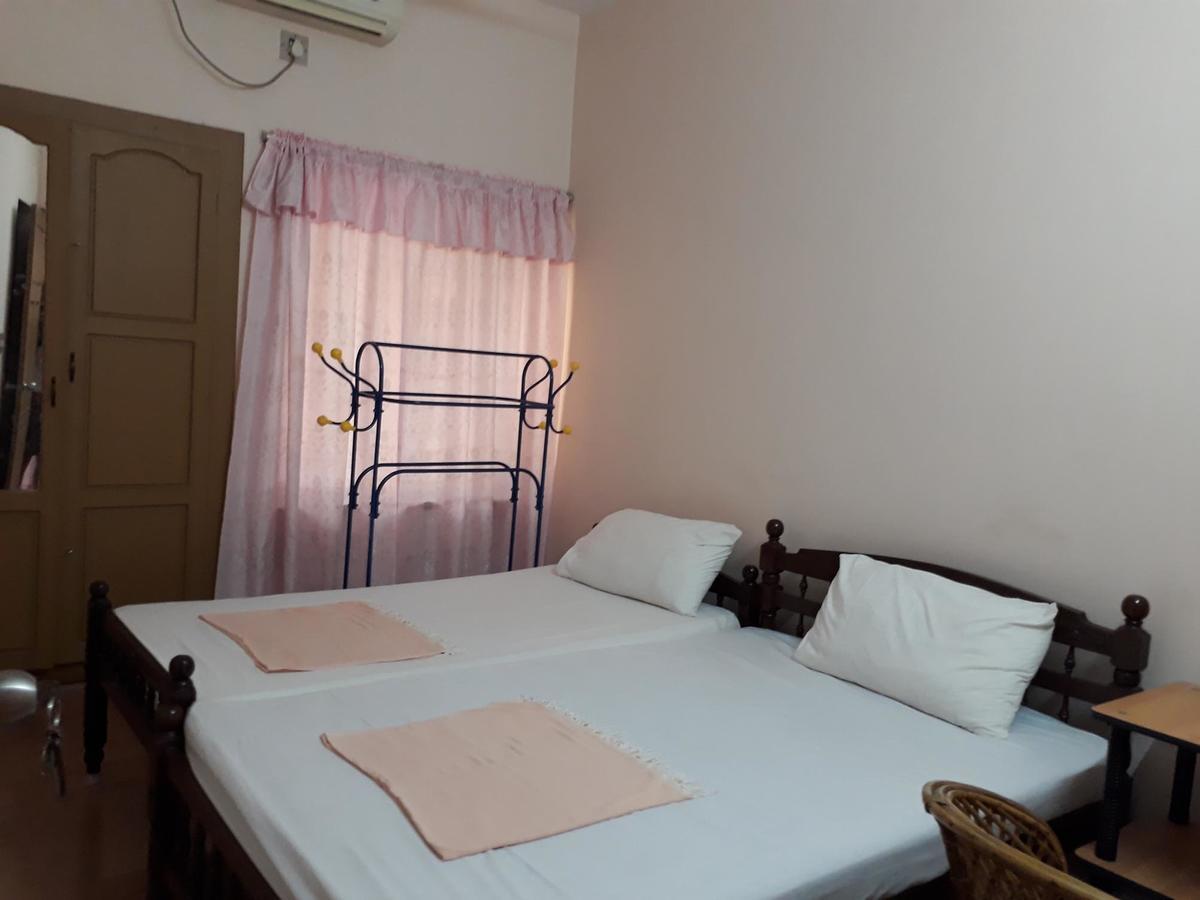 Valiyathayil Home Stay Kochi Bagian luar foto