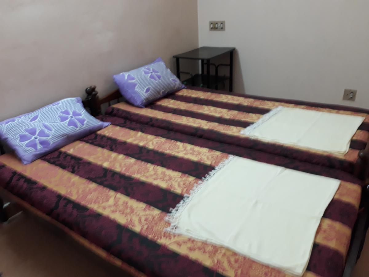 Valiyathayil Home Stay Kochi Bagian luar foto