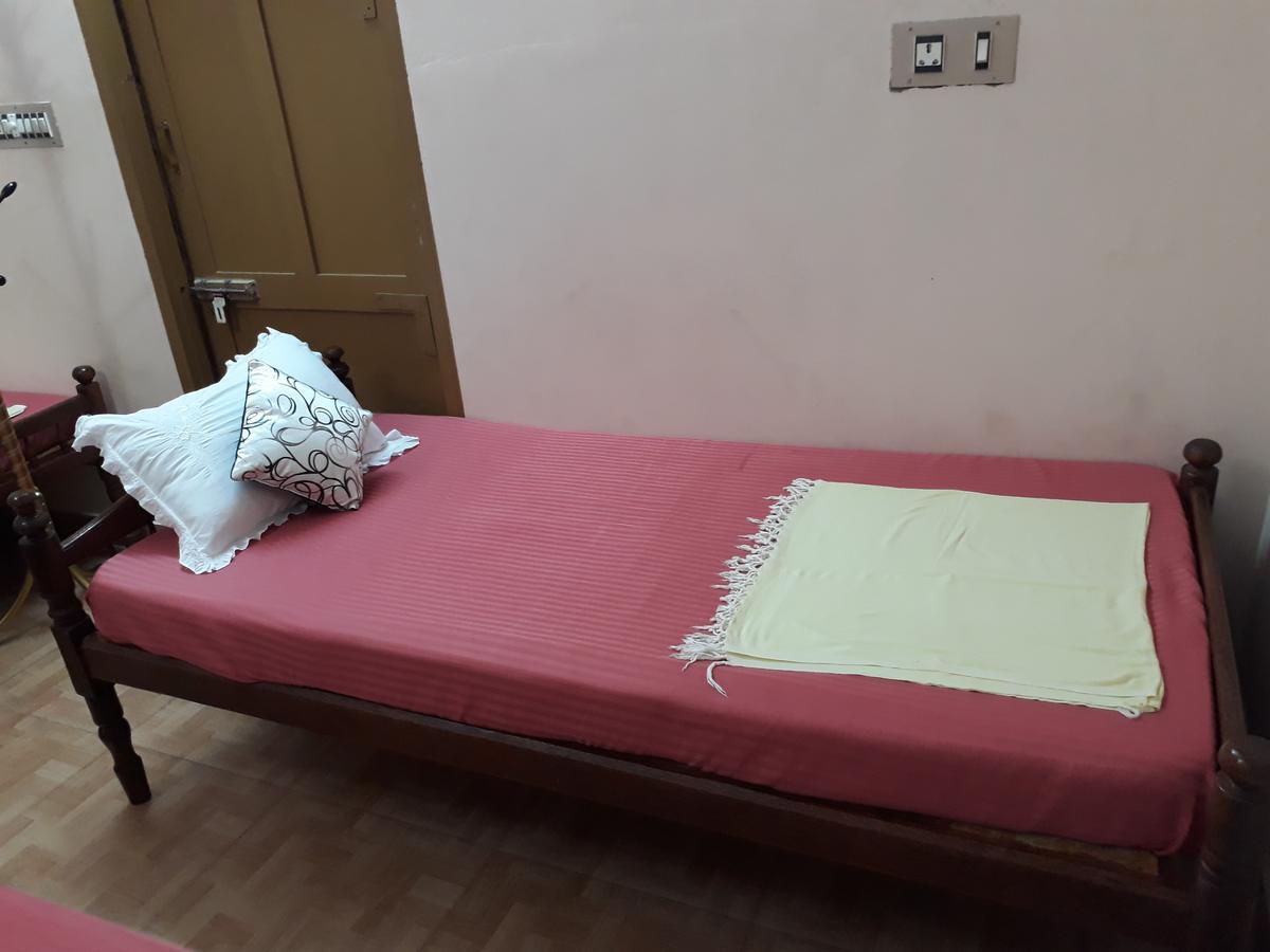 Valiyathayil Home Stay Kochi Bagian luar foto