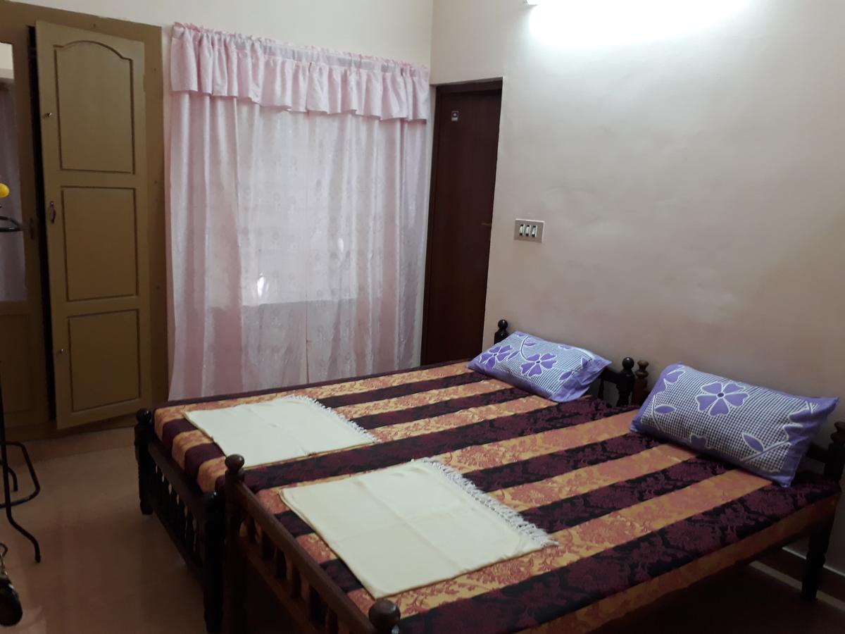 Valiyathayil Home Stay Kochi Bagian luar foto