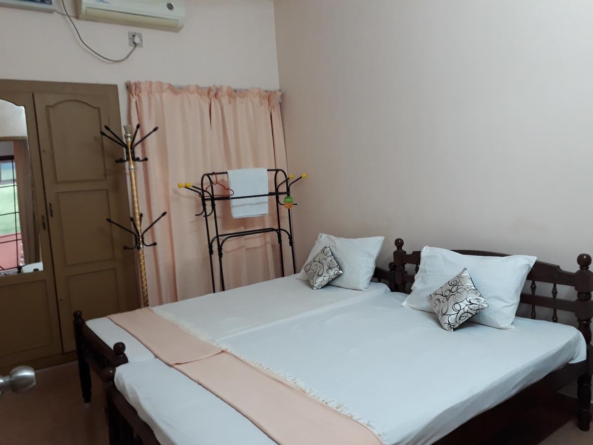 Valiyathayil Home Stay Kochi Bagian luar foto