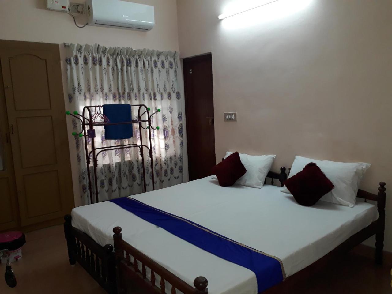 Valiyathayil Home Stay Kochi Bagian luar foto